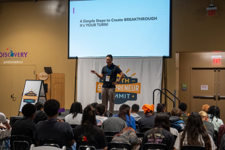 Gallery photo 17 of Michael Quan - Keynote Speaker | Habits, Mindset & AI
