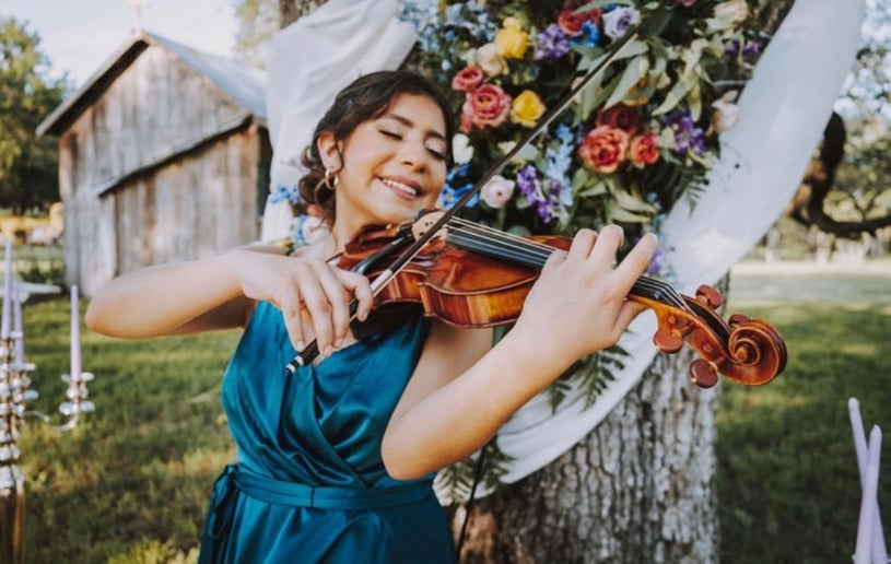 Gallery photo 2 of Michelle the Violin Girl
