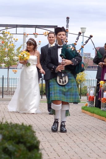 Gallery photo 1 of The Michigan Bagpiper