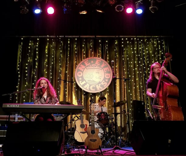 Gallery photo 3 of Mikayla Braun Band