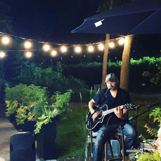 Gallery photo 1 of Mike Echlin Acoustic Duo