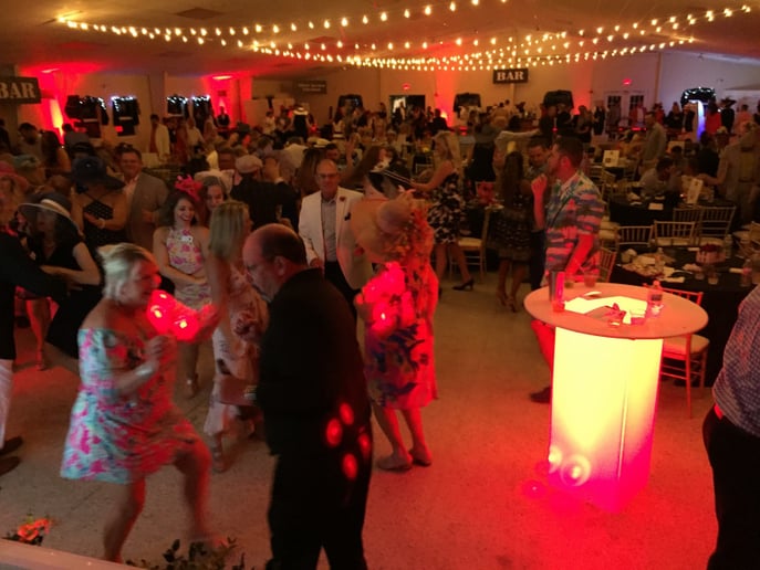 Gallery photo 8 of Mike Lutz--solo guitar and DJ for special events