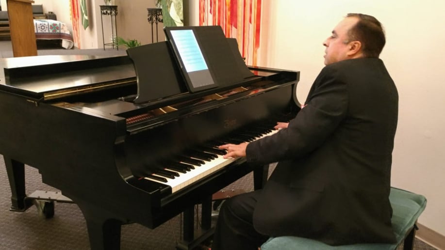 Gallery photo 11 of Mike Mansour Pianist