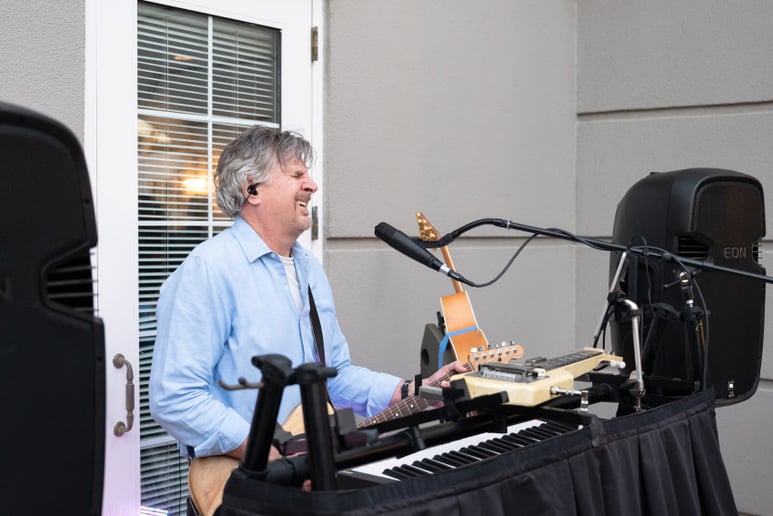 Gallery photo 6 of Mike McLeod Music