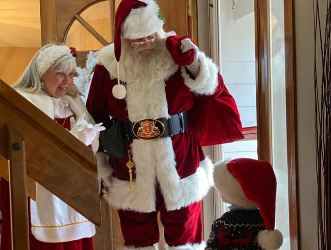 Gallery photo 5 of Mile High Santa Claus
