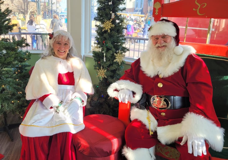 Gallery photo 14 of Mile High Santa Claus