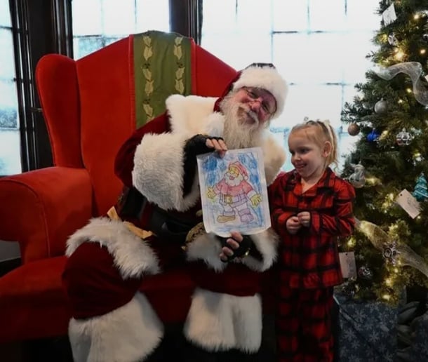 Gallery photo 6 of North Pole Santa