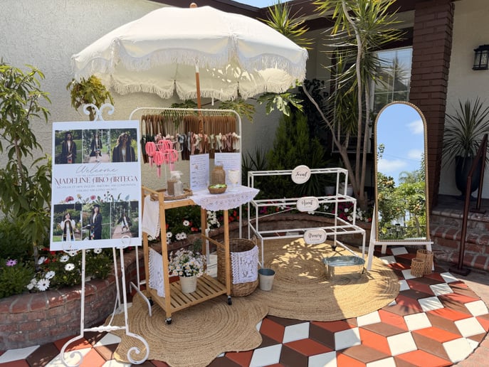 Gallery photo 1 of Millie Bloom Bouquets - Mobile Flower Bar