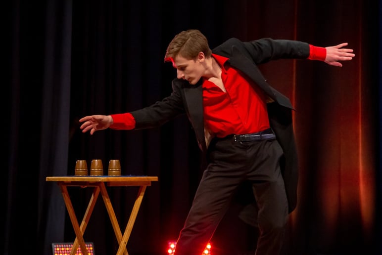 Gallery photo 8 of Soleyman's Comedy Magic & Circus