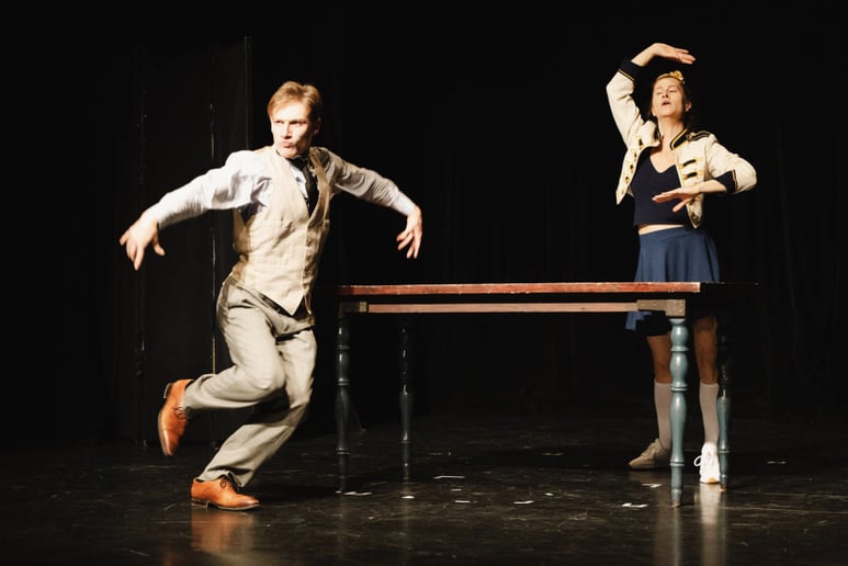 Gallery photo 2 of Soleyman's Comedy Magic & Circus