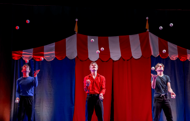 Gallery photo 5 of Soleyman's Comedy Magic & Circus