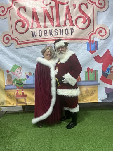 Gallery photo 4 of Mingle and Jingle with the Kringles