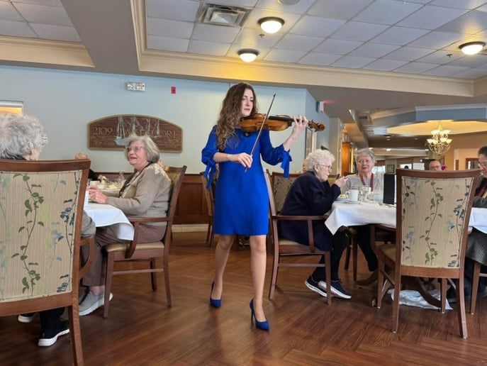 Gallery photo 3 of Miriam Cacciacarro-Stunning Violinist