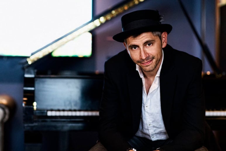 Gallery photo 2 of Mirko the Italian Pianist