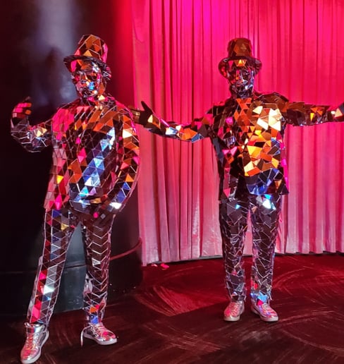 Gallery photo 10 of Mirror Man
