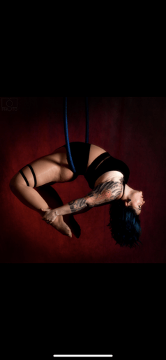 Gallery photo 6 of Miss Jackson