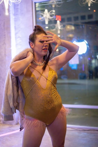 Gallery photo 5 of Miss Lady Legs Burlesque Performer
