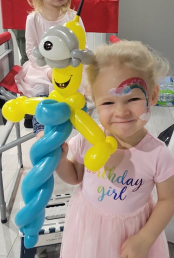 Gallery photo 7 of Miss Sarah's Fun Faces and Balloons