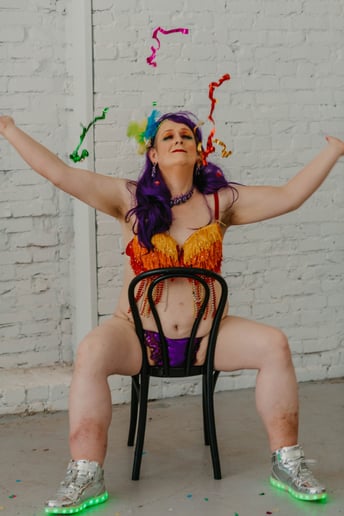 Gallery photo 3 of Miss Violet DeVille