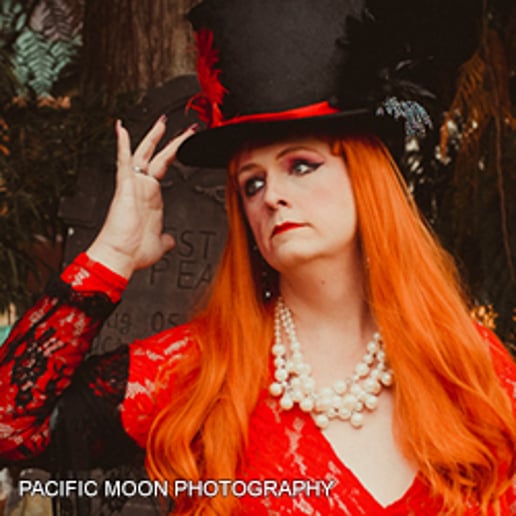 Gallery photo 6 of Miss Violet DeVille