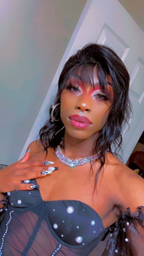 Gallery photo 8 of Miss Yuviah Rose