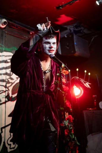Gallery photo 3 of Mister E.