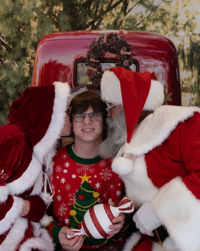 Gallery photo 21 of Mistletoe Workshop - Holiday Performers