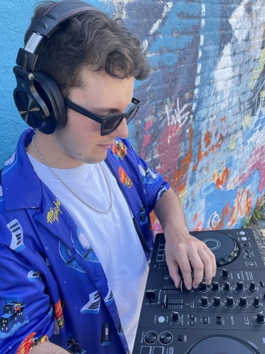 Gallery photo 4 of Mix It Mitch