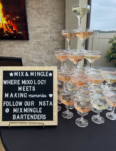 Gallery photo 5 of Mix & Mingle Bartenders