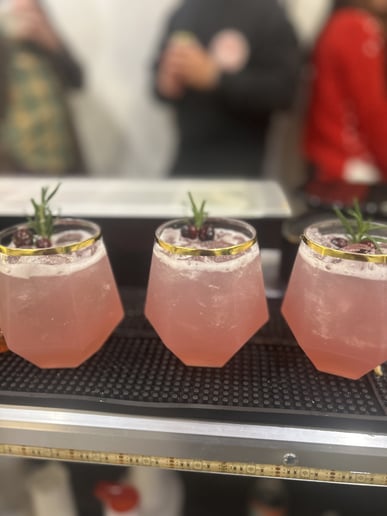 Gallery photo 8 of Mixin’ Val Mobile Bar