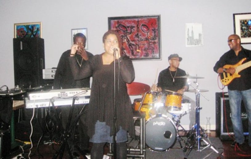 Gallery photo 8 of Miz Floes/jazzy sol