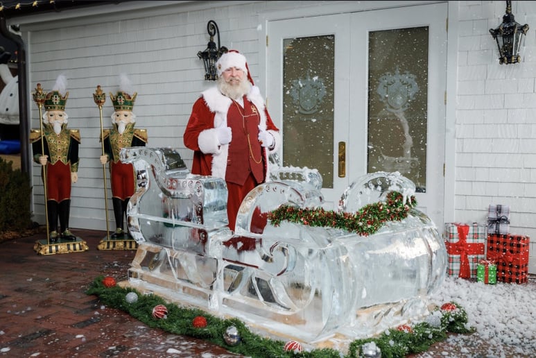Gallery photo 9 of MJ Santa
