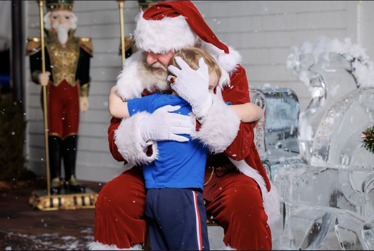 Gallery photo 15 of MJ Santa