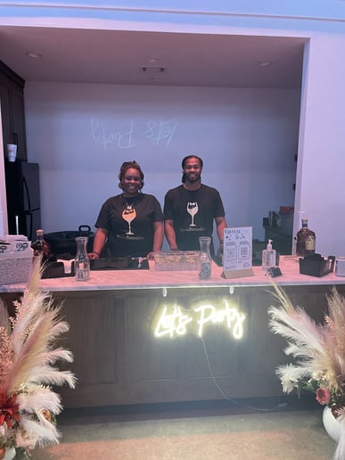 Gallery photo 1 of Mobile Bartender  (Steward Bartending)