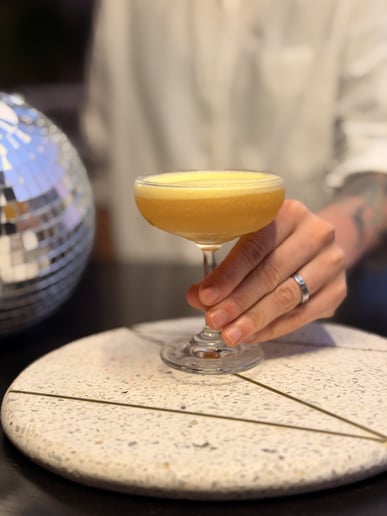 Gallery photo 9 of BeeHive Mobile Bar