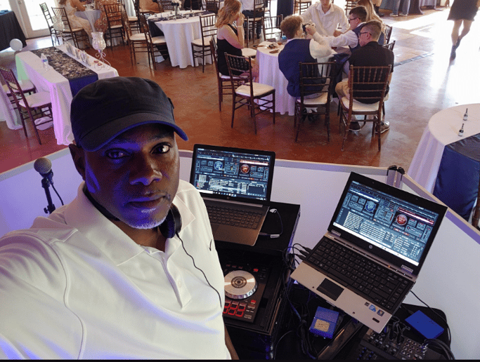 Gallery photo 3 of Mobile DJ