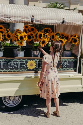 Gallery photo 6 of Mobile Pop Up Sunflower (Flower Truck)