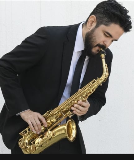 Gallery photo 3 of Modern Sax