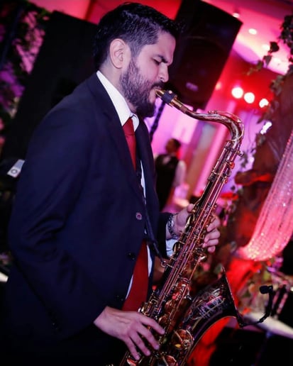 Gallery photo 5 of Modern Sax