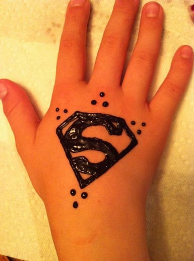 Gallery photo 5 of Mona's marvelous Henna