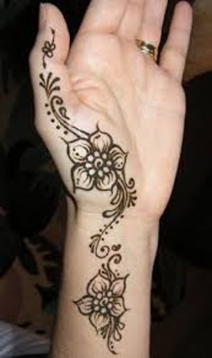 Gallery photo 8 of Mona's marvelous Henna