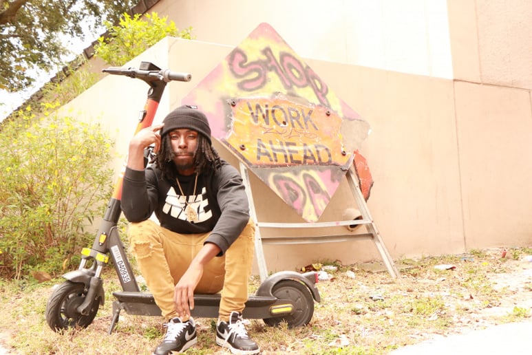 Gallery photo 1 of Money Lik