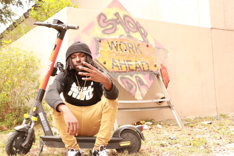 Gallery photo 8 of Money Lik