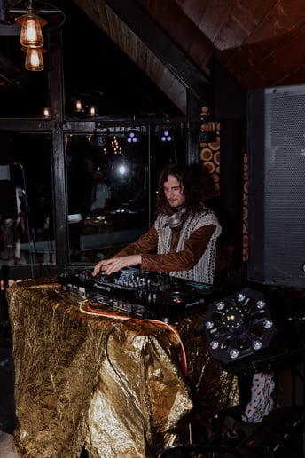 Gallery photo 1 of Moon Magnet DJ Productions