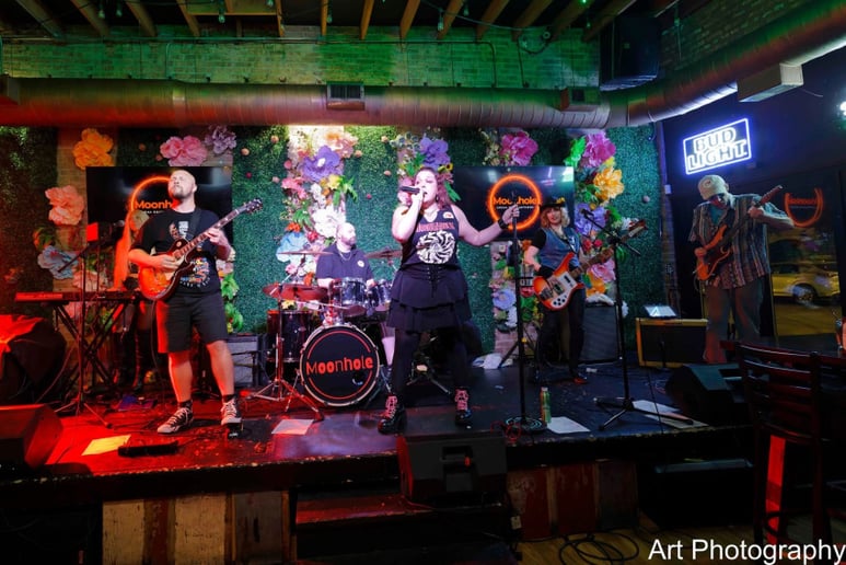 Gallery photo 6 of Moonhole-Arena Rock Anthems