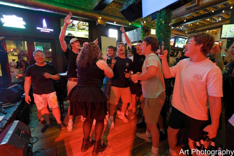 Gallery photo 7 of Moonhole-Arena Rock Anthems