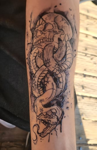 Gallery photo 4 of MoonLit Henna