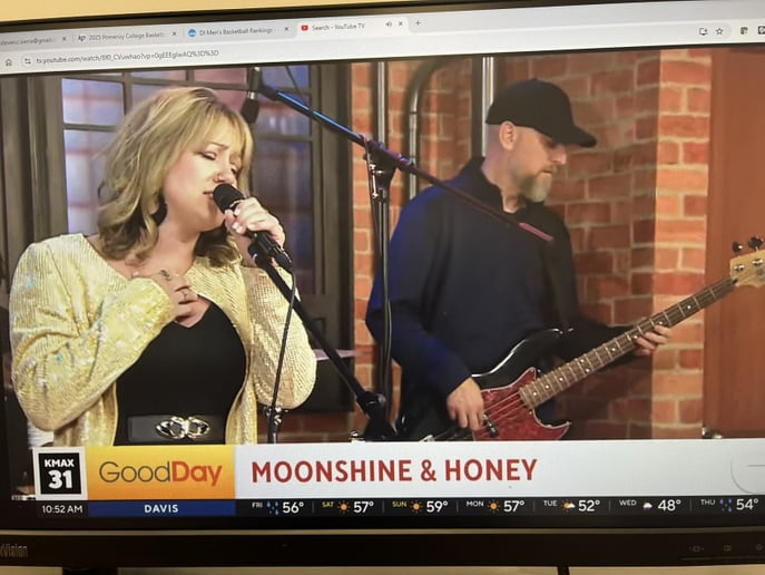 Gallery photo 1 of Moonshine & Honey