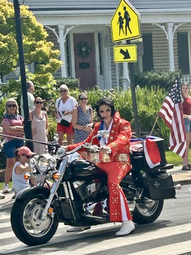 Gallery photo 1 of More Elvis Tribute - Paul Wyle