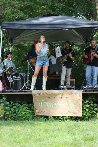 Gallery photo 3 of Morgan Higman & The Sticks